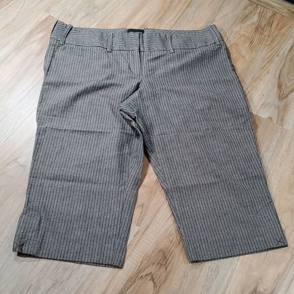 🔹️The Limited Brown Pinstripe Drew Fit Crop Pants Size 10/30 - Picture 3 of 9